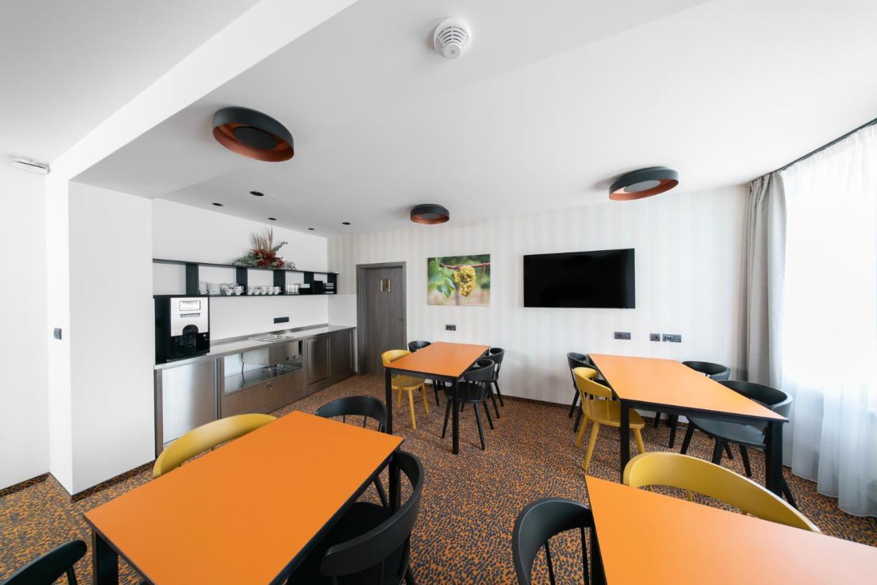 Hotel Diana การ์วินา ภายนอก รูปภาพ